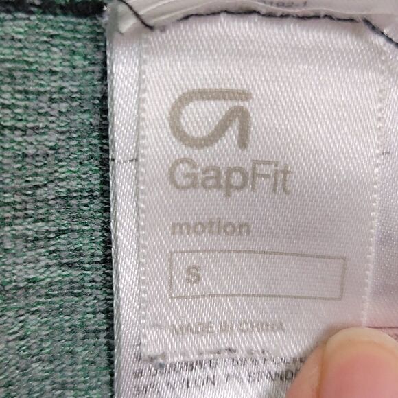 GapFit
Motion Leggings - Picture 7 of 8